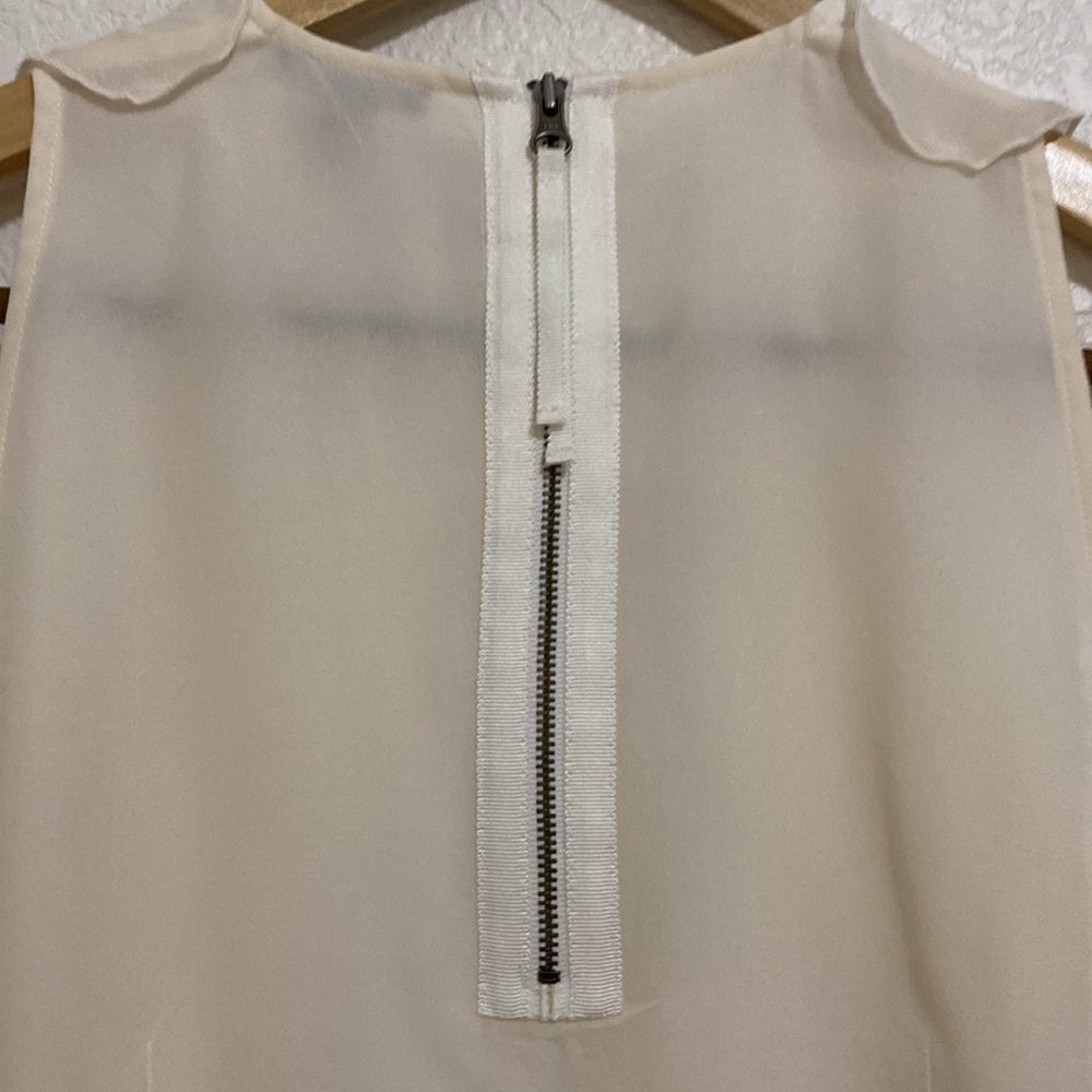 Ann Taylor Silk Cream Ruffle Lined Sleeveless Blouse Size XS - Picture 5 of 9